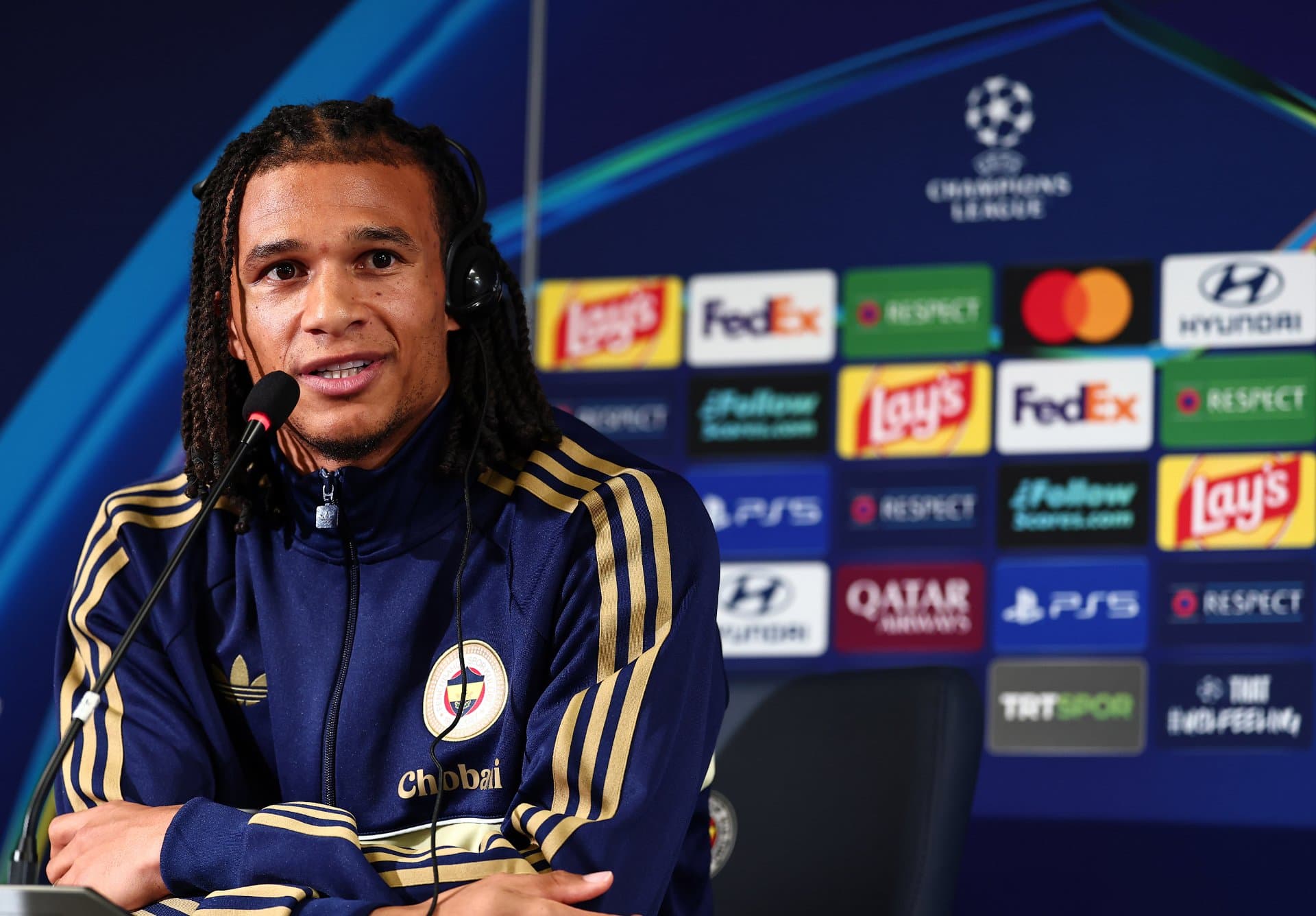 Teknik Direktörümüz İsmail Kartal ve Nathan Ake’den Slavia Prag maçı öncesi açıklamalar — 3