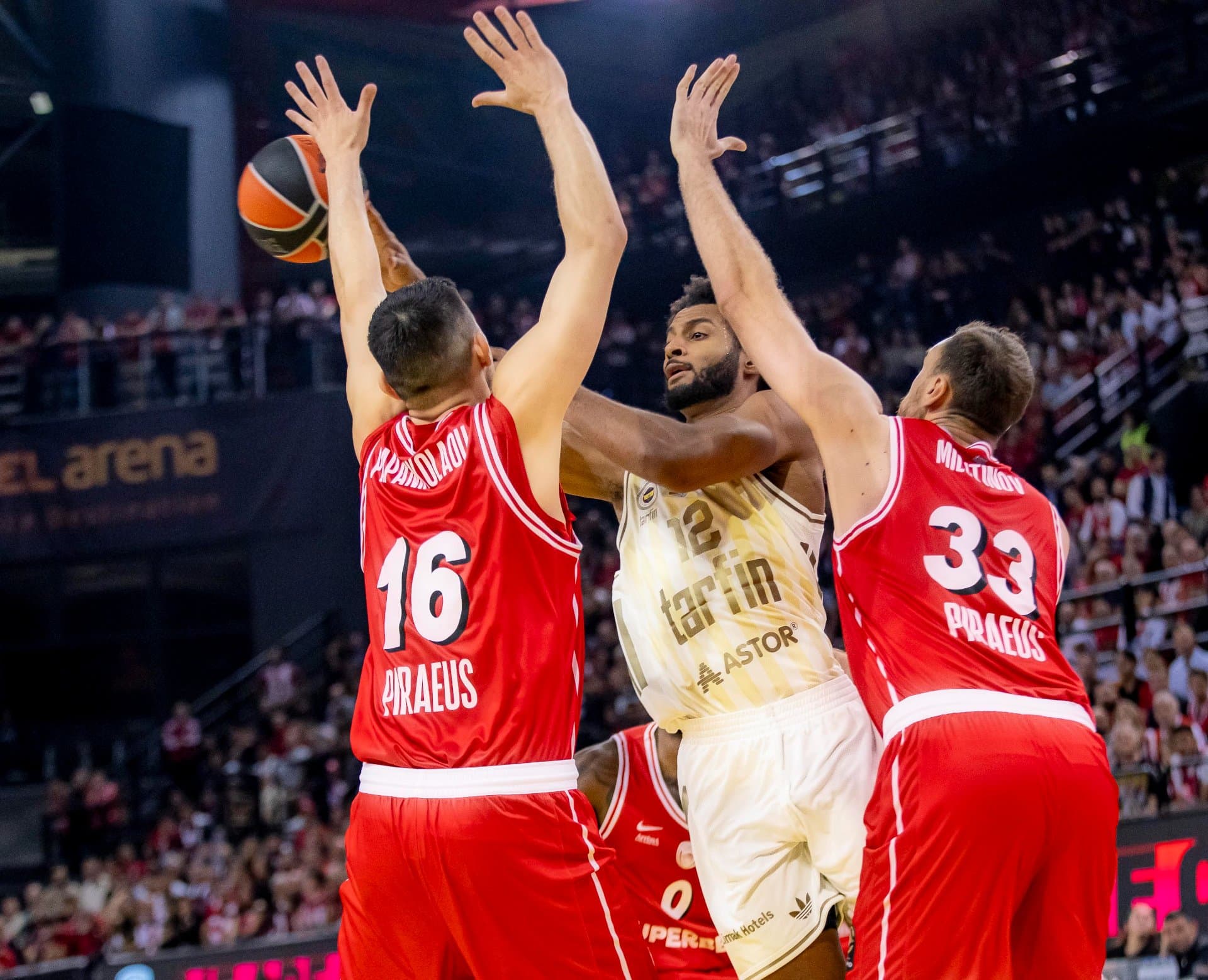Olympiacos 61–64 Fenerbahçe Tarfin — 7